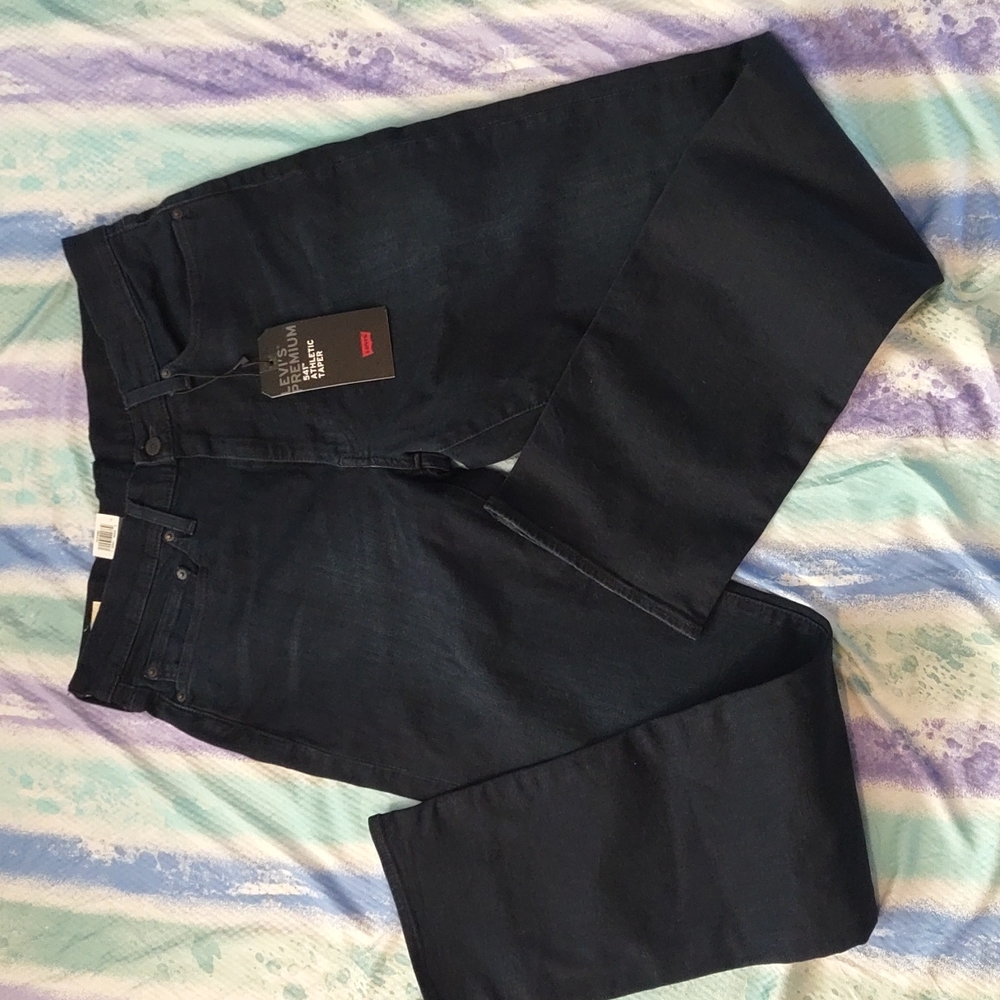 Men's Levi's Jeans 541 athletic taper 34 W by 36 L tags in place.